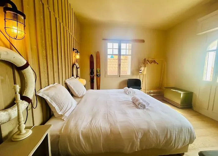 Villa8pers 3'piedplage Pleincentre Piscine Parking Wifi *