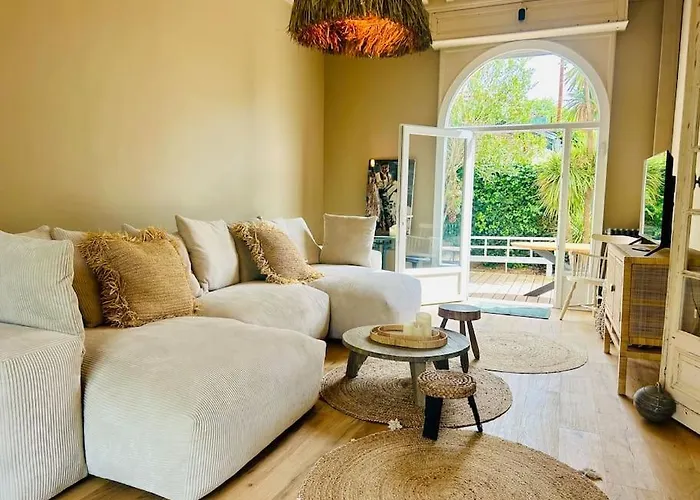 Villa8pers 3'piedplage Pleincentre Piscine Parking Wifi 别墅 *